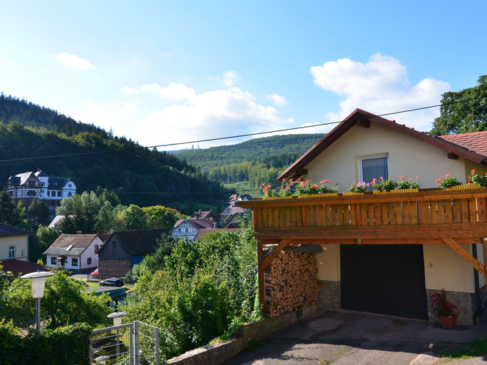 Meadow-View Cottage in Winterstein Thuringia near Ski Area, Gotha