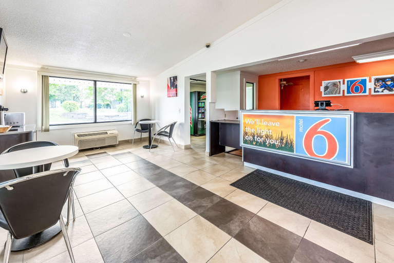 Public Area 2, Motel 6 Mansfield, OH, Richland