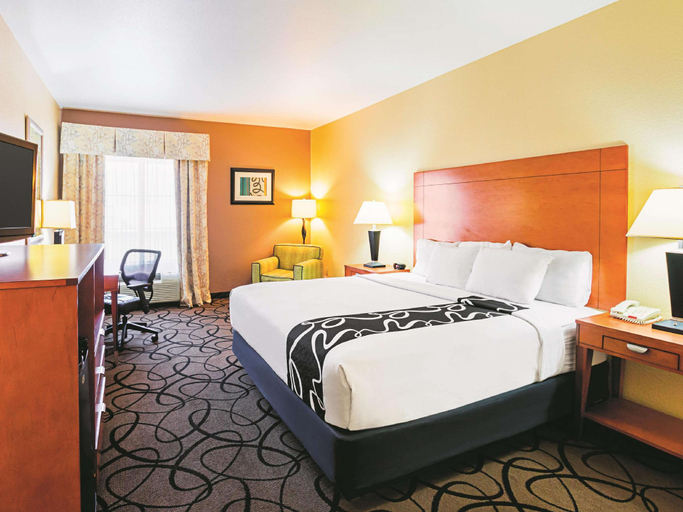 Bedroom 3, La Quinta Inn and Suites Forest Hill/ Fort Worth, Tarrant
