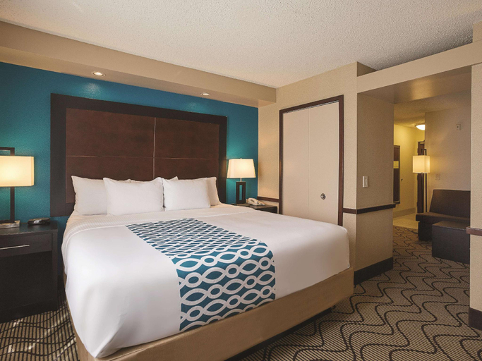 Bedroom 4, La Quinta Inn Suites Central Point Medford, Jackson