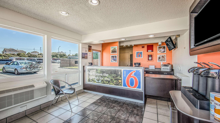 Public Area 3, Motel 6 Eureka, Humboldt
