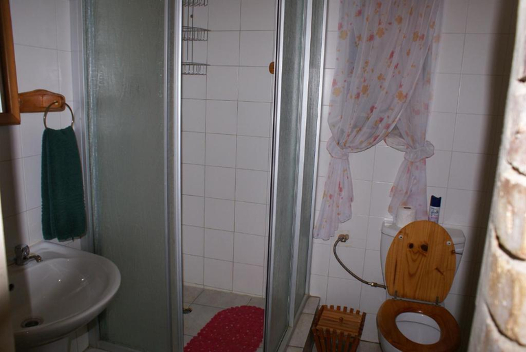 Bathroom 3, Airport Inn Bed and Breakfast, Ekurhuleni