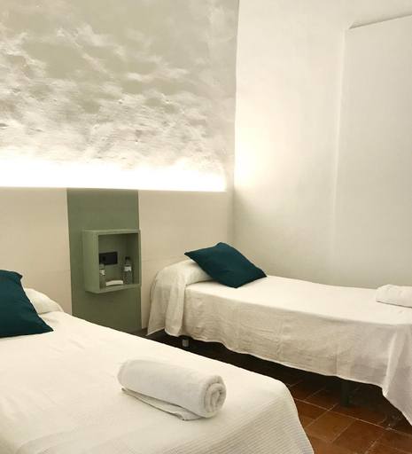 Bedroom 4, Hostal L'Estrella, Girona