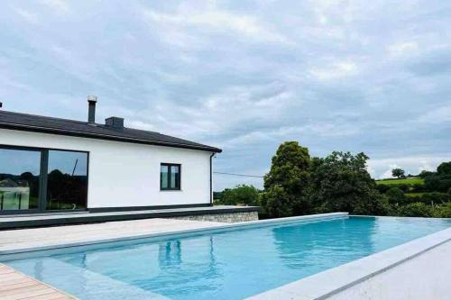 Villa moderne avec piscine Spa, Liège