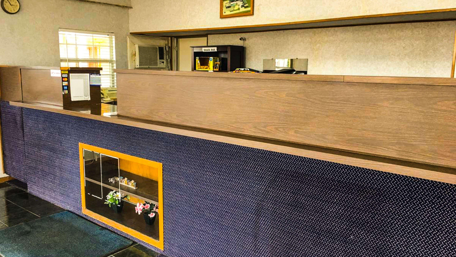 Public Area 2, Thunderbird Motel Hillsboro, Hill