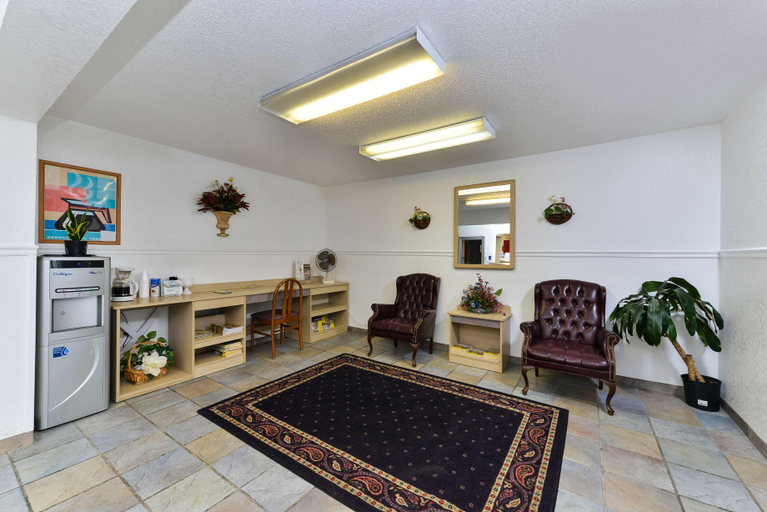 Public Area 2, Americas Best Value Inn Jefferson City, Cole