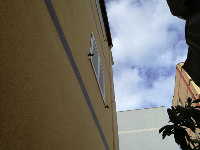 Others 3, la casa del professore, Messina