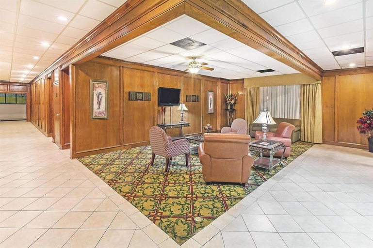 Public Area, Days Inn & Suites by Wyndham Bartlesville, Washington
