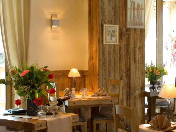 Public Area 2, Logis Hotel La Croix Saint Maurice, Haute-Savoie