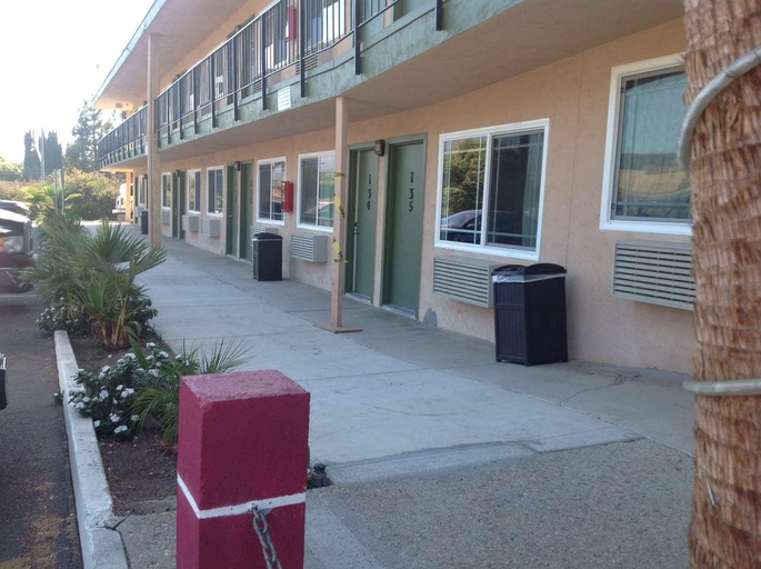 Exterior & Views 2, Americas Best Value Inn Thousand Oaks, Ventura