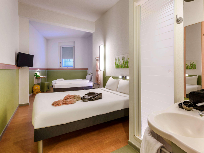 Bedroom 14