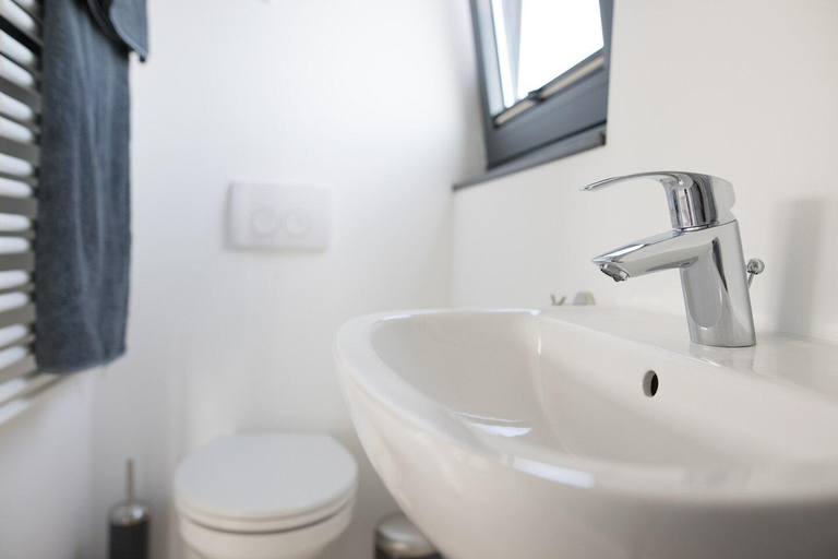 Bathroom, Hyggeliges Flair | Sonnendeck | Meerblick | WLAN, Sønderborg