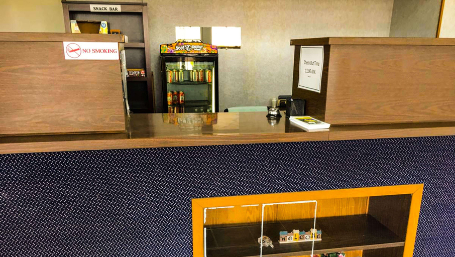 Public Area 2, Thunderbird Motel Hillsboro, Hill