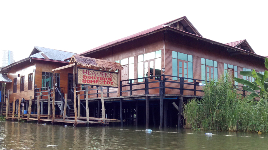 Entrance 2, Weaver's Boutique Homestay, Taunggye
