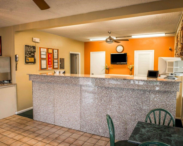 Public Area 2, Econo Lodge Lake City-North, Columbia