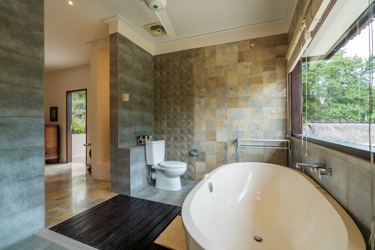 Bathroom 5, Villa Seminyak William, Badung