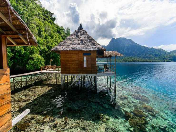 Ora Beach Resort, Maluku Tengah