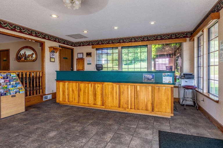 Public Area 2, Quality Inn Lakefront, Mackinac