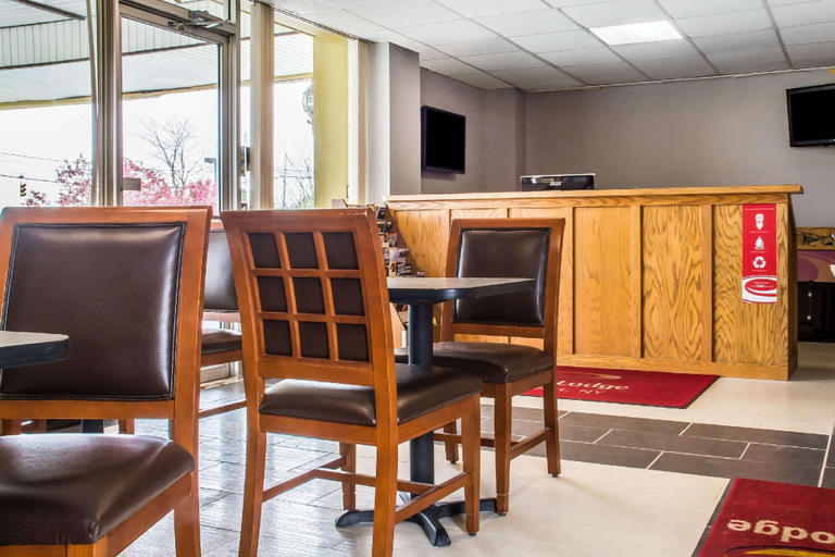 Public Area, Econo Lodge Brockport, Monroe