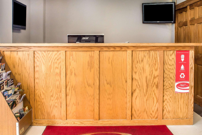 Public Area 2, Econo Lodge Brockport, Monroe