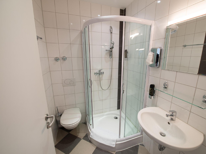 Bathroom 4, Trip Inn Goethe Classic Hotel, Frankfurt am Main