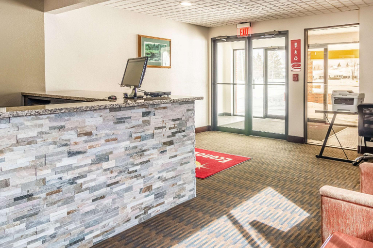 Public Area 2, Econo Lodge Cadillac, Wexford