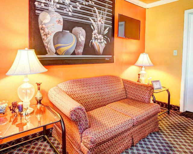 Public Area 2, Nites Inn, Bell