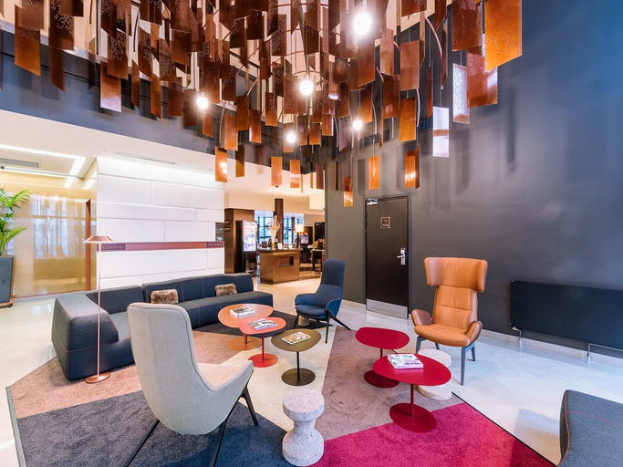 Public Area 3, DoubleTree by Hilton Paris Boulogne, Hauts-de-Seine