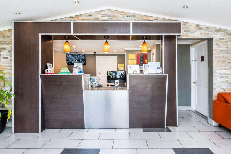 Public Area 2, Super 8 by Wyndham Monroe, Union