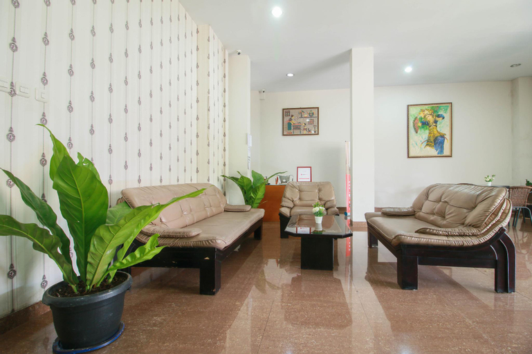 Public Area 2, RedDoorz Syariah near Universitas Jenderal Soedirman, Banyumas