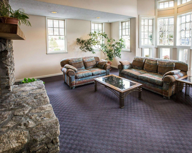 Public Area 3, SureStay by Best Western Cherokee on the River, Swain