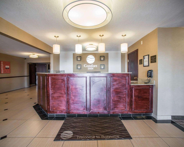 Public Area 2, Quality Inn & Suites Boonville - Columbia, Cooper