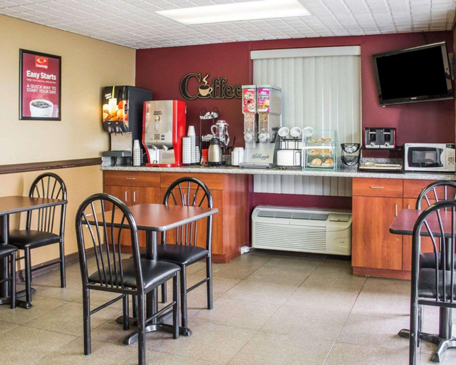 Food & Drinks 4, Econo Lodge Columbus West, Franklin