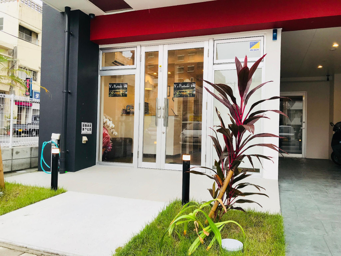 Public Area, N's portside TOMARI, Naha