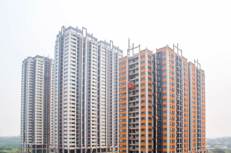 Exterior & Views 2, Comfort and Spacious 2BR at Meikarta Apartment By Travelio, Cikarang