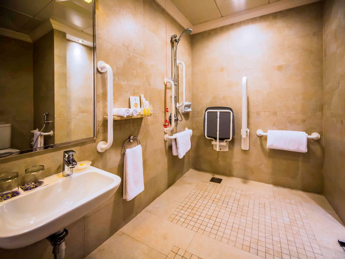 Bathroom 4