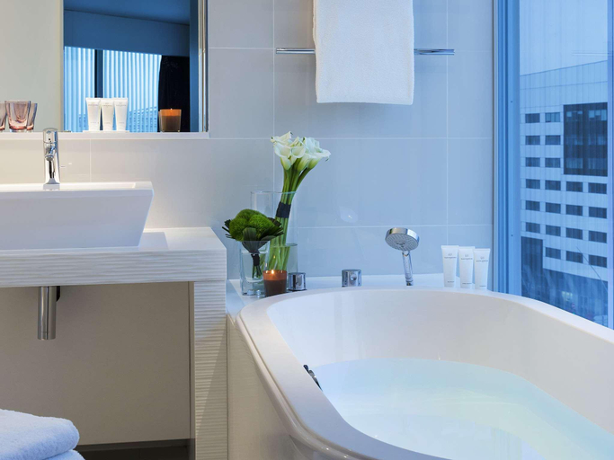 Bathroom 4, Hôtel Barrière Lille, Nord