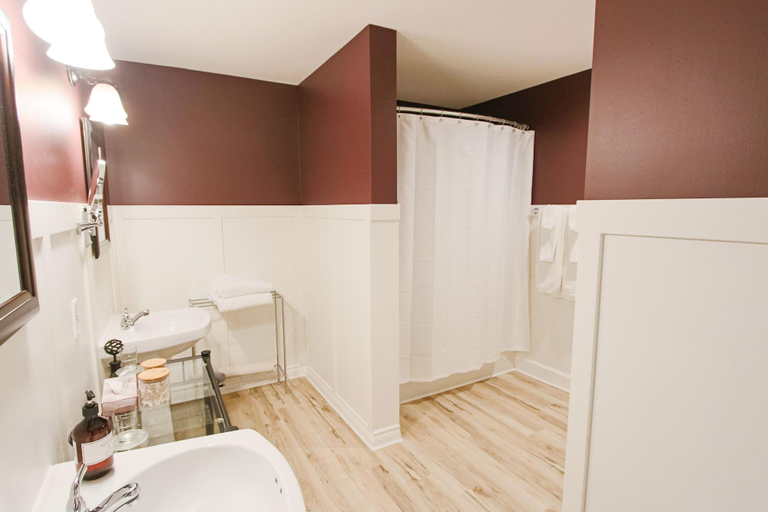 Bathroom 3, The Inn at the Ninth Hole B&B, Columbia-Shuswap