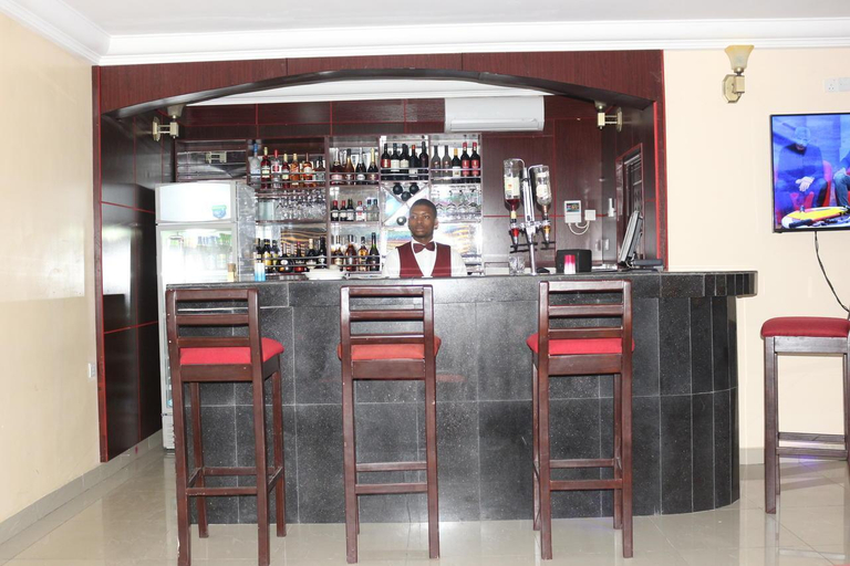 Others 5, TommsVille Hotels, Uyo