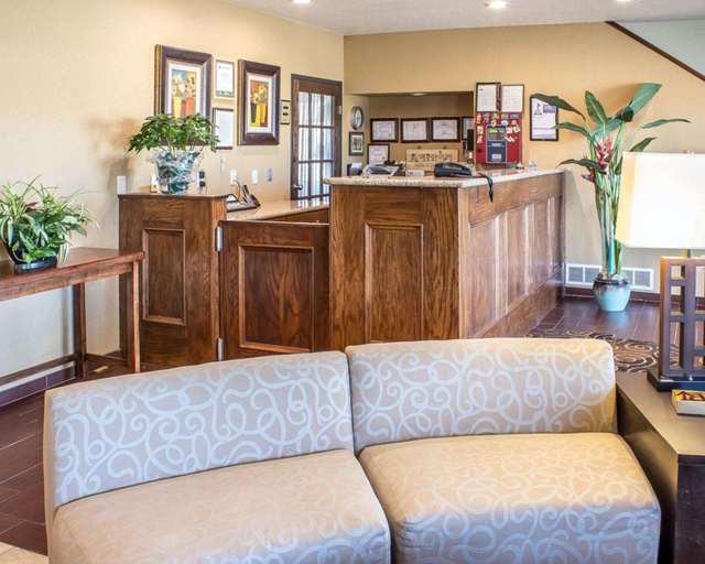 Public Area 2, Rodeway Inn & Suites near Okoboji Lake, Dickinson