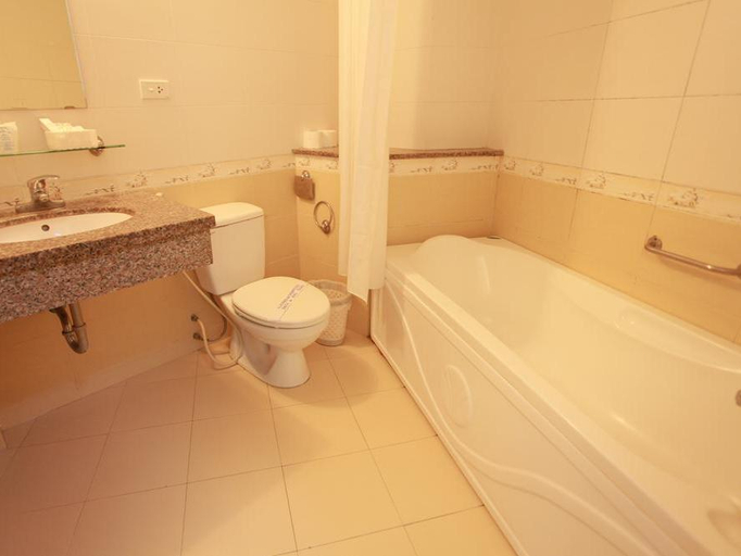 Bathroom 4, Hanoi Luxury Hotel, Hoàn Kiếm