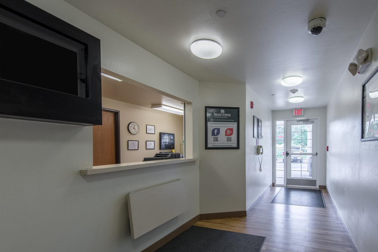 Public Area 2, HomeTowne Studios by Red Roof Columbus, Franklin