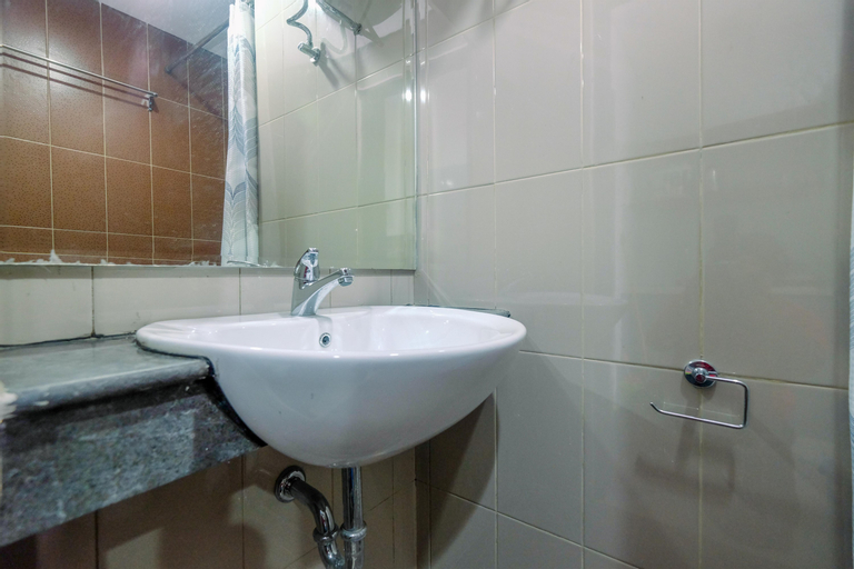 Bedroom 5, Cozy Living 1BR Apartment at Atlanta Residences By Travelio, Depok