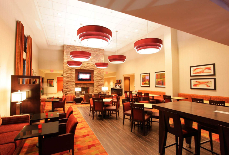 Food & Drinks 5, Hampton Inn & Suites Phoenix Chandler-Fashion Center, Maricopa
