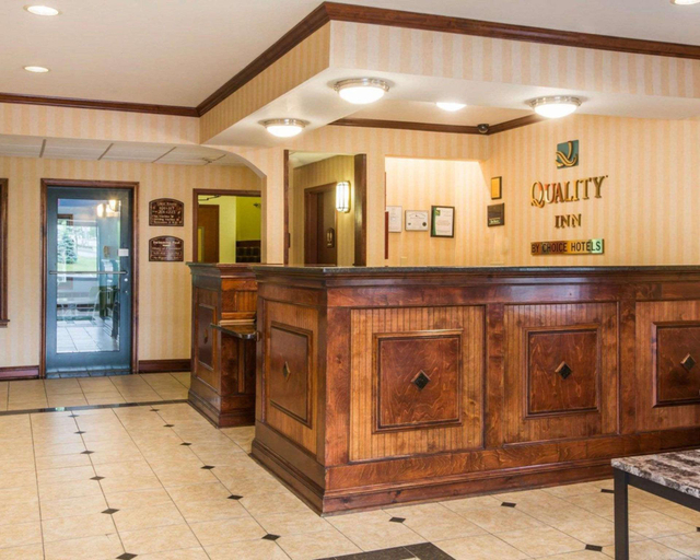 Public Area 2, Point Hotel Queensbury, Warren