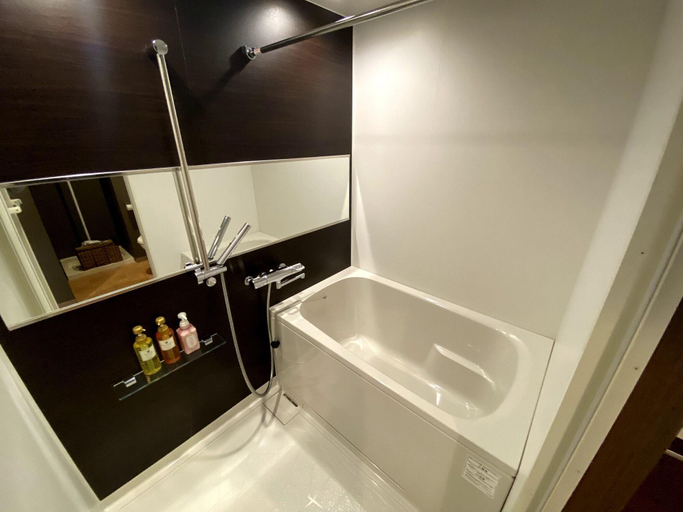 Bathroom 5, Hostel JIN, Osaka