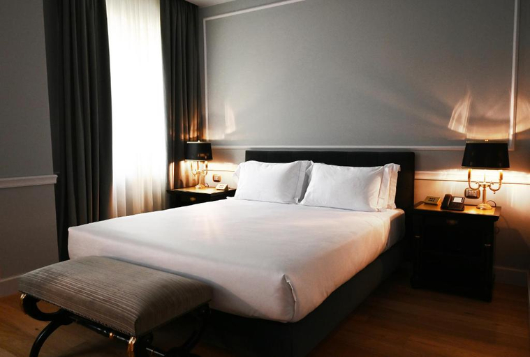 Bedroom 2, Grand Hotel et des Palmes, Palermo
