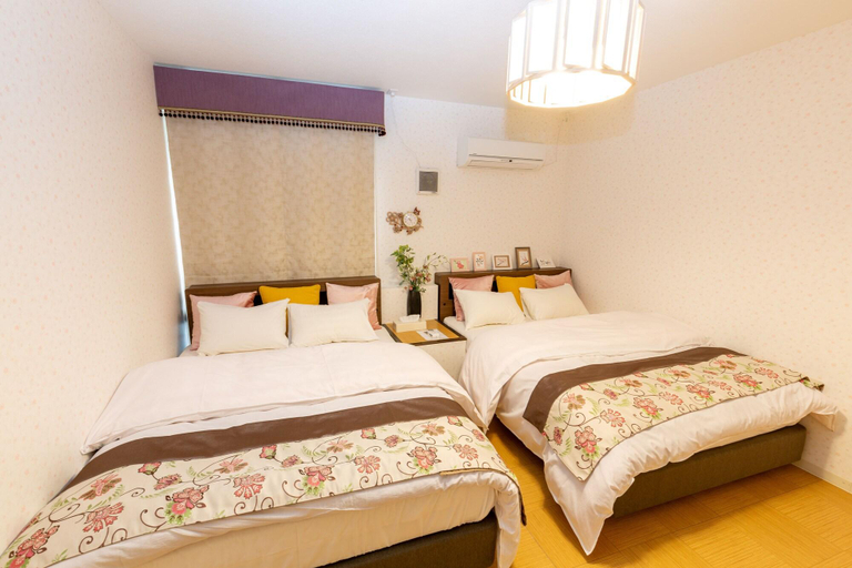 Bedroom 3, Cafe & Hostel Kimi to Ichigo, Osaka