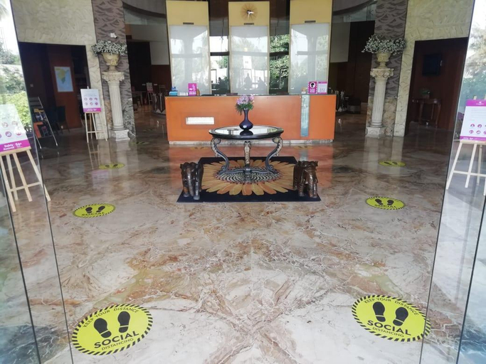 Public Area 4, Royal Orchid Central Kireeti Hampi, Bellary