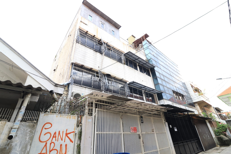 Eiffel Residence Batu Tulis 35A1 - Female Only, Central Jakarta